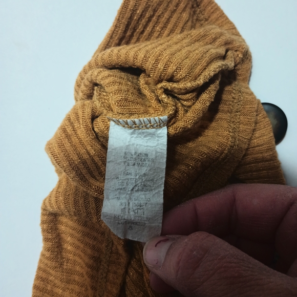 Tan Ribbed Button-Down Top - Picture 5 of 7